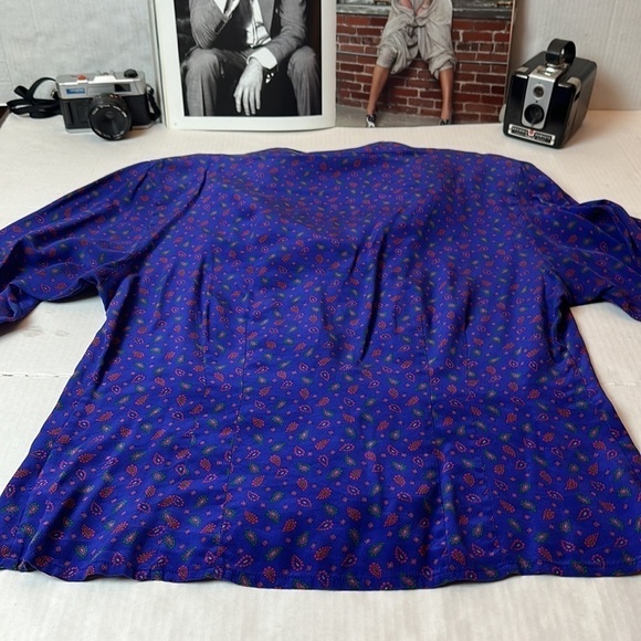 Vintage Liz Claiborne button down 100% silk blouse - Picture 11 of 11